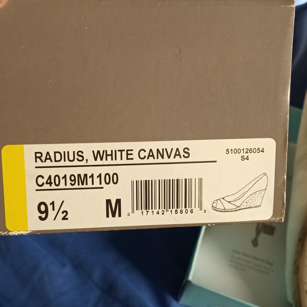 Shoes - Picture 6 of 6
